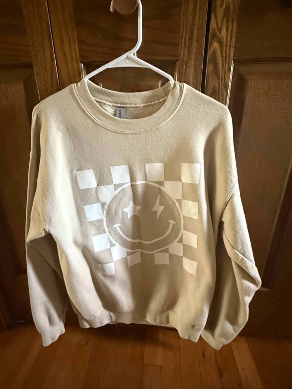 Gildan Cream Sweatshirt with White Smiley Checker Graphic